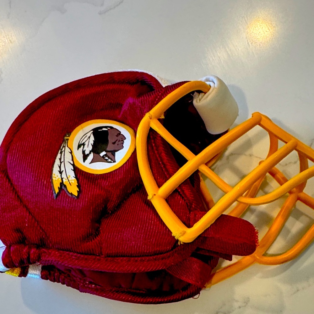 Build-a-Bear Sports Clothes Washington Redskins Helmet-Basketball Shorts-Helmet